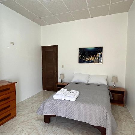 Apartahotel Casa Soleil Puerto Villamil Kültér fotó